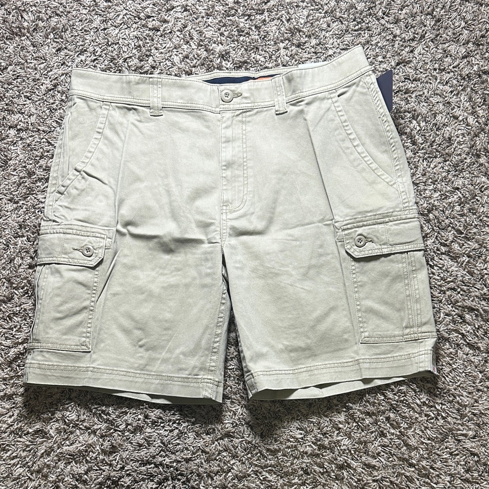 St. John's Bay Light Tan Men’s Cargo Shorts Comfort Stretch Waistband NWT S 40